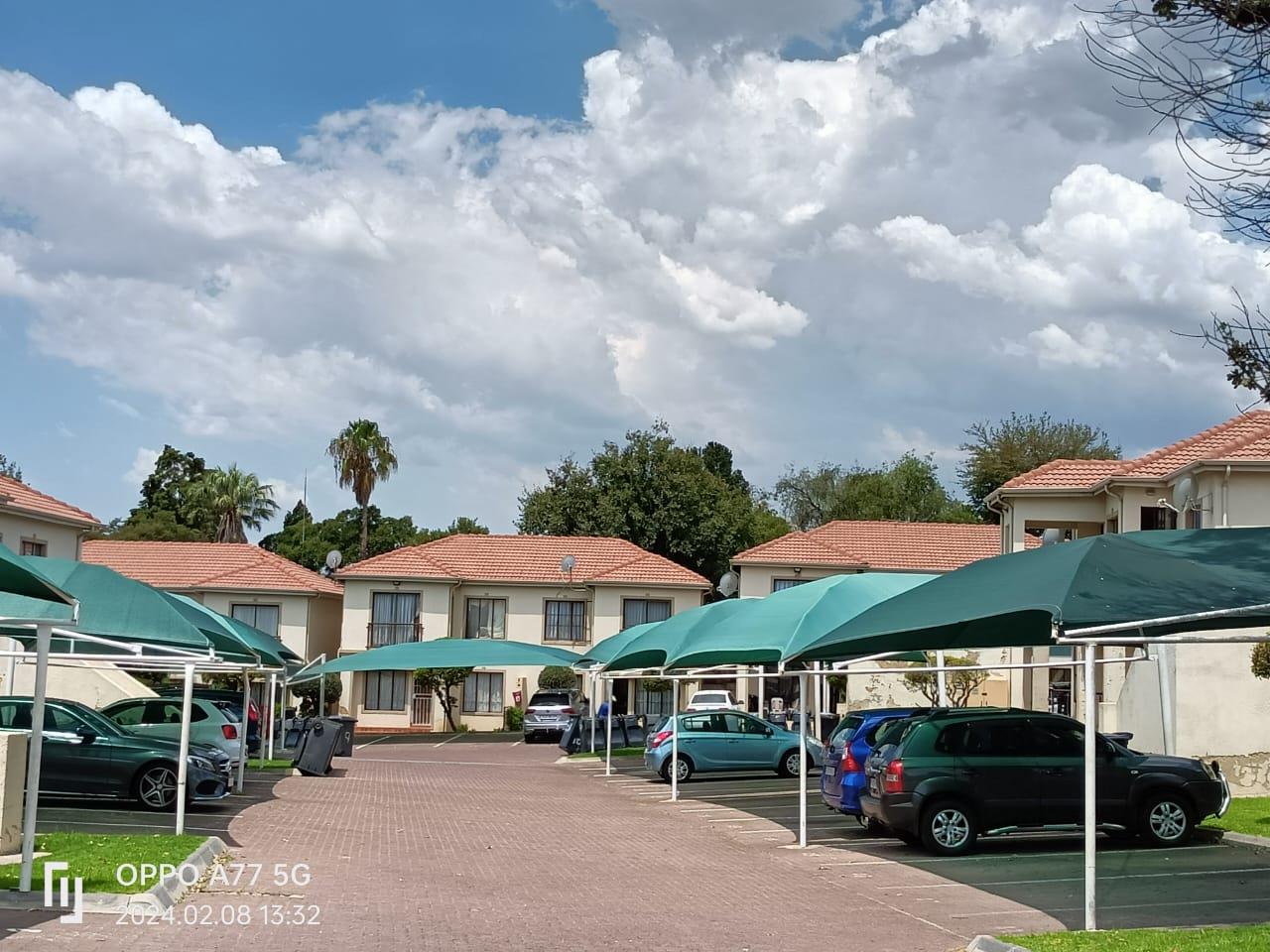 3 Bedroom Apartment / flat for sale in Lyndhurst 1 Astra Road