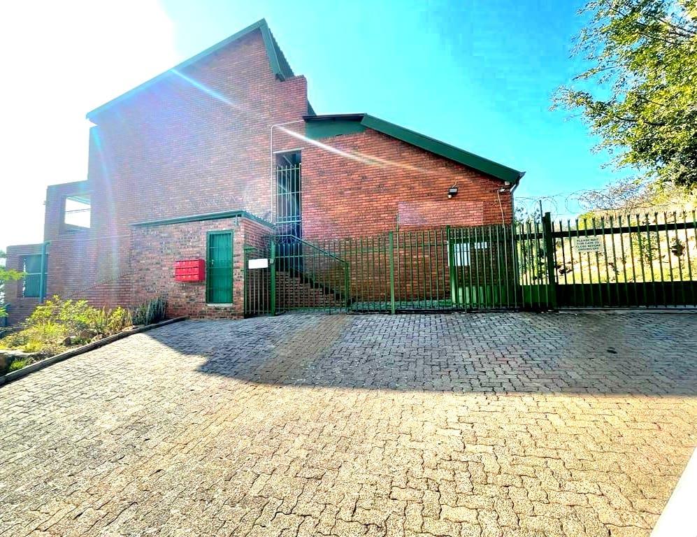 2 Bedroom Townhouse for sale in Silverton P24113049137