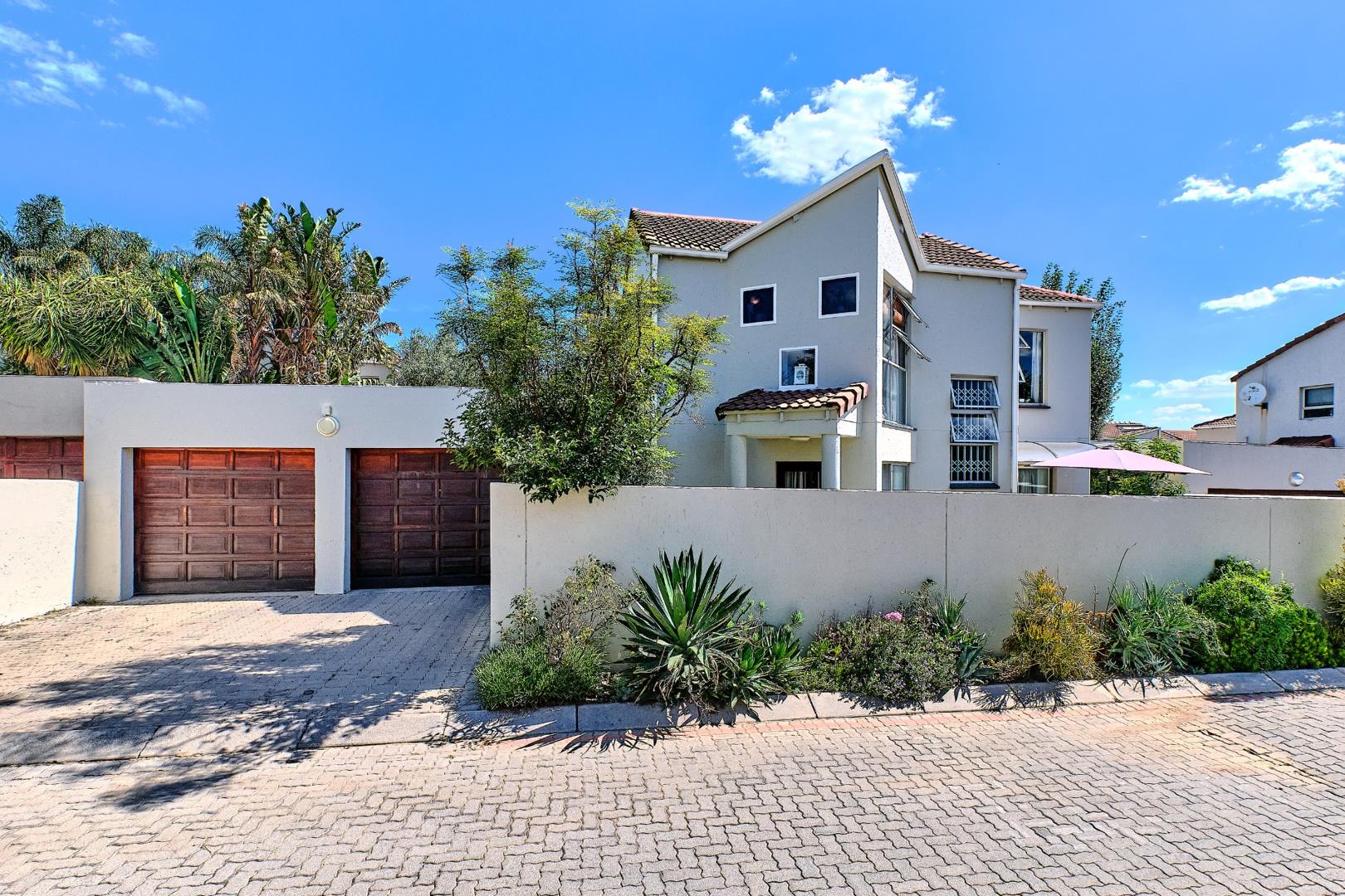 2 Bedroom Townhouse for sale in Sunninghill 1234 Street1234 P24113971499