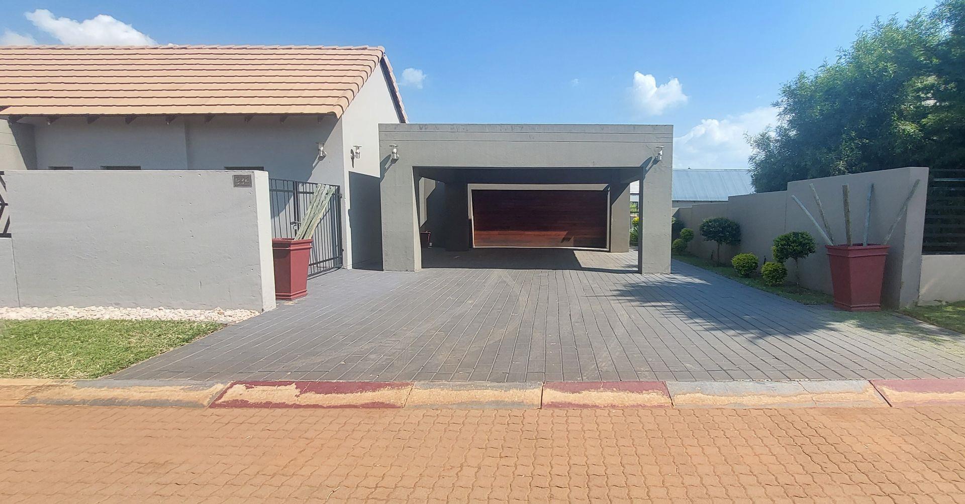 Property and houses for sale in Hartbeespoort Hartbeespoort Property