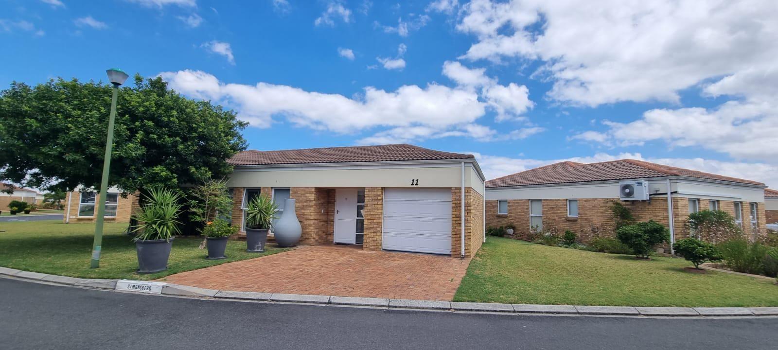 2 Bedroom House for sale in Protea Heights P24113972559