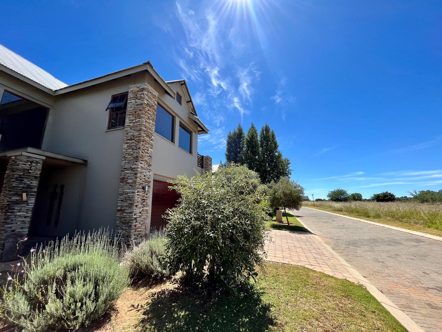 4 Bedroom House for sale in Vaal de Grace Golf Estate P24113972688