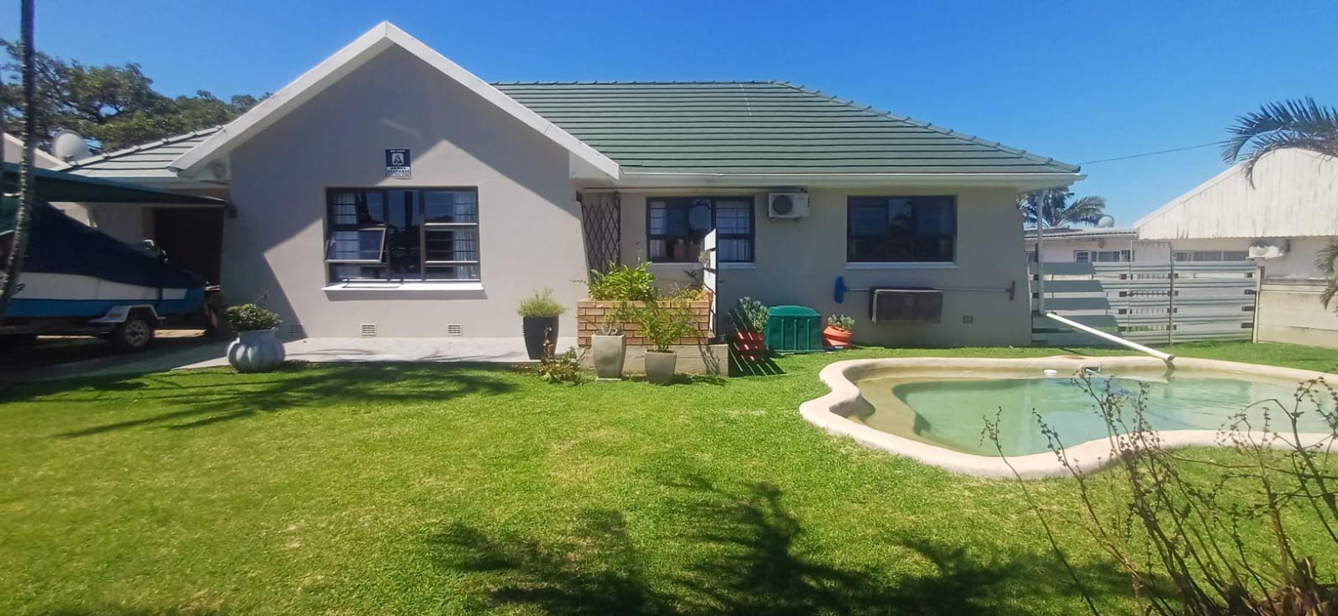 3 Bedroom House for sale in Bonza Bay P24113973745