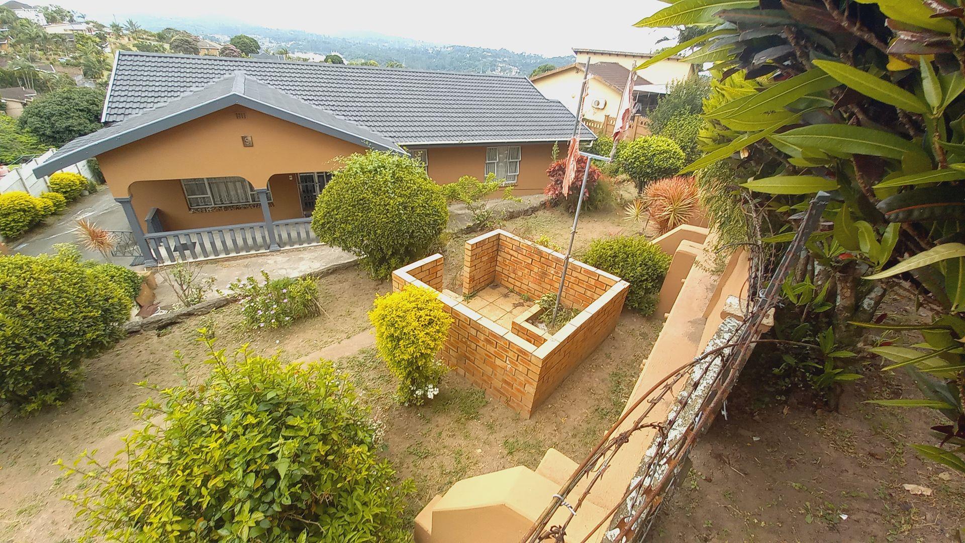 4 Bedroom House for sale in Shallcross P24113974120