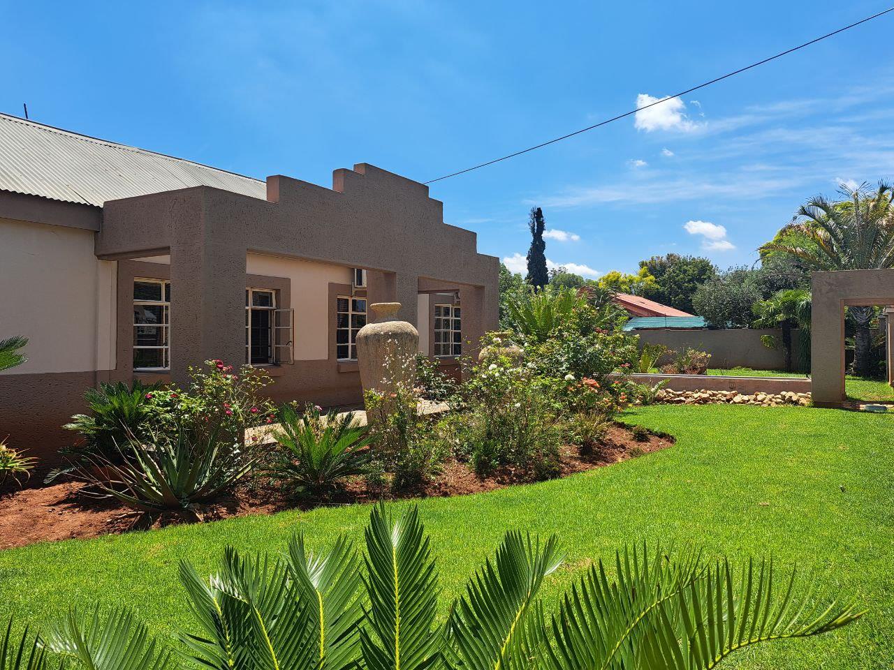 3 Bedroom House for sale in Waverley P24113974429