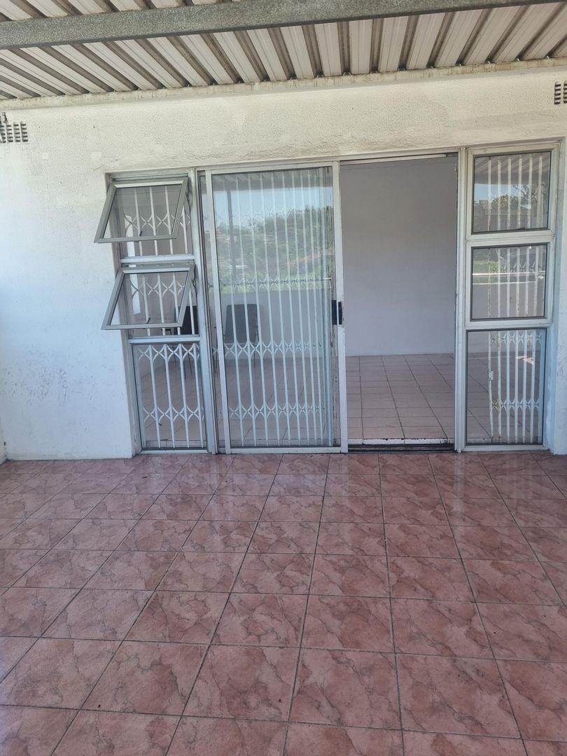 Commercial property to rent in Chatsworth Chatsworth Property
