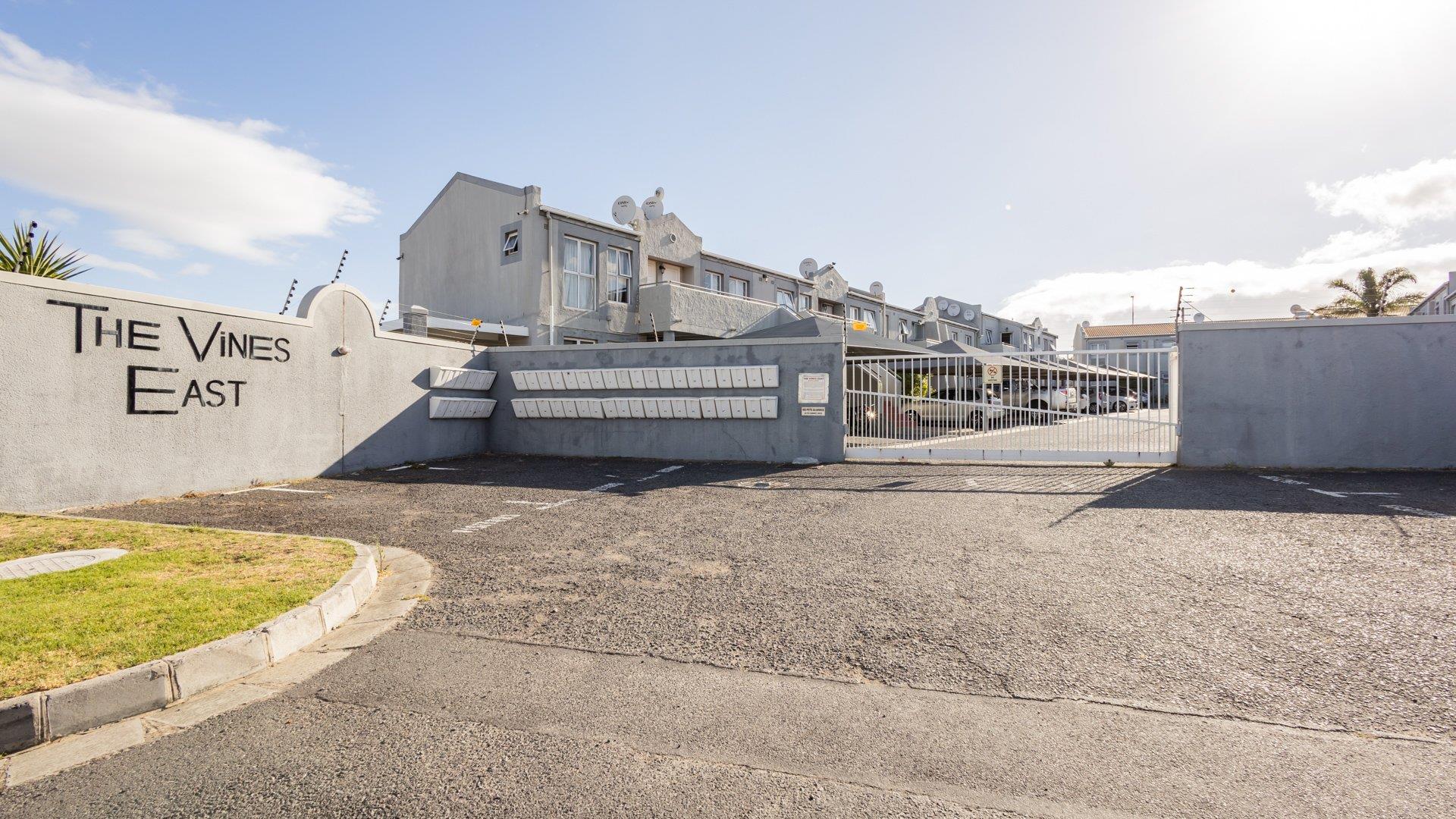 Uitzicht, Durbanville Property Apartments / flats for sale in Uitzicht, Durbanville