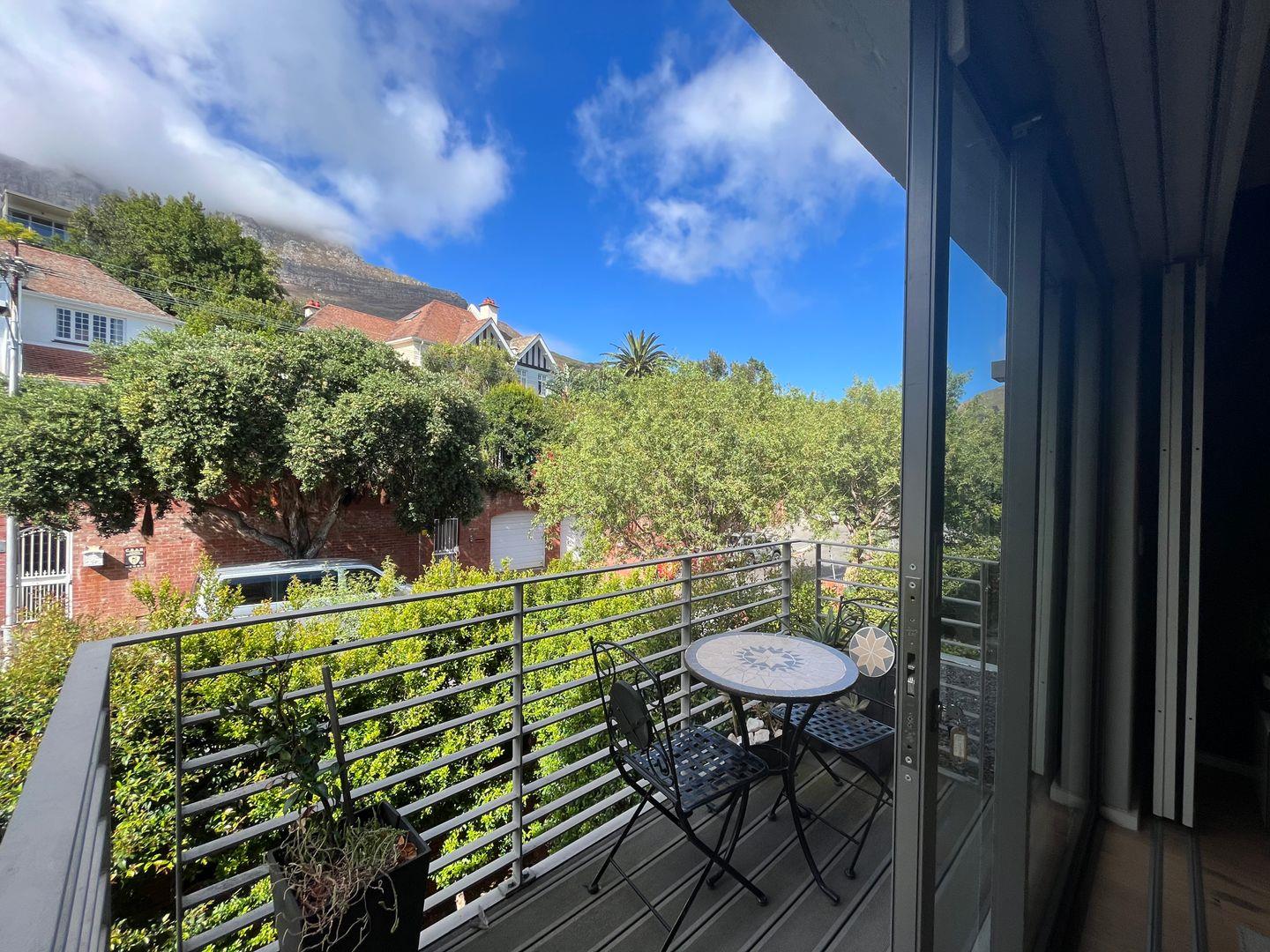 2 Bedroom Apartment / flat for sale in Oranjezicht 12 Queensbury