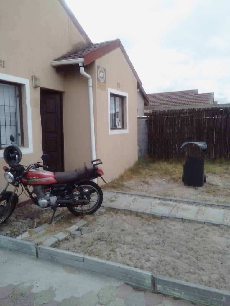 2 Bedroom House for sale in Highbury Park P24113976680