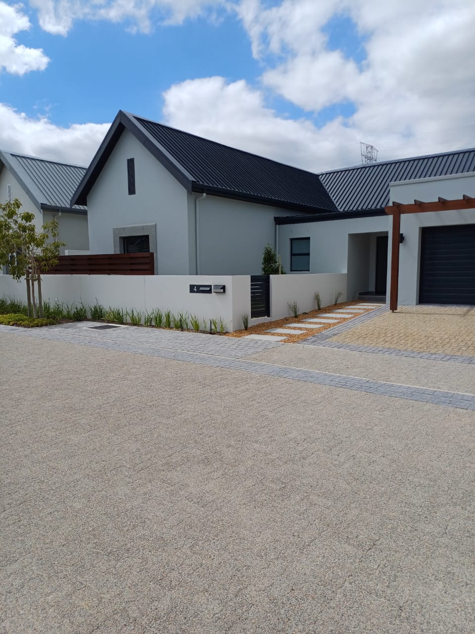 Property and houses to rent in Somerset West Somerset West Property