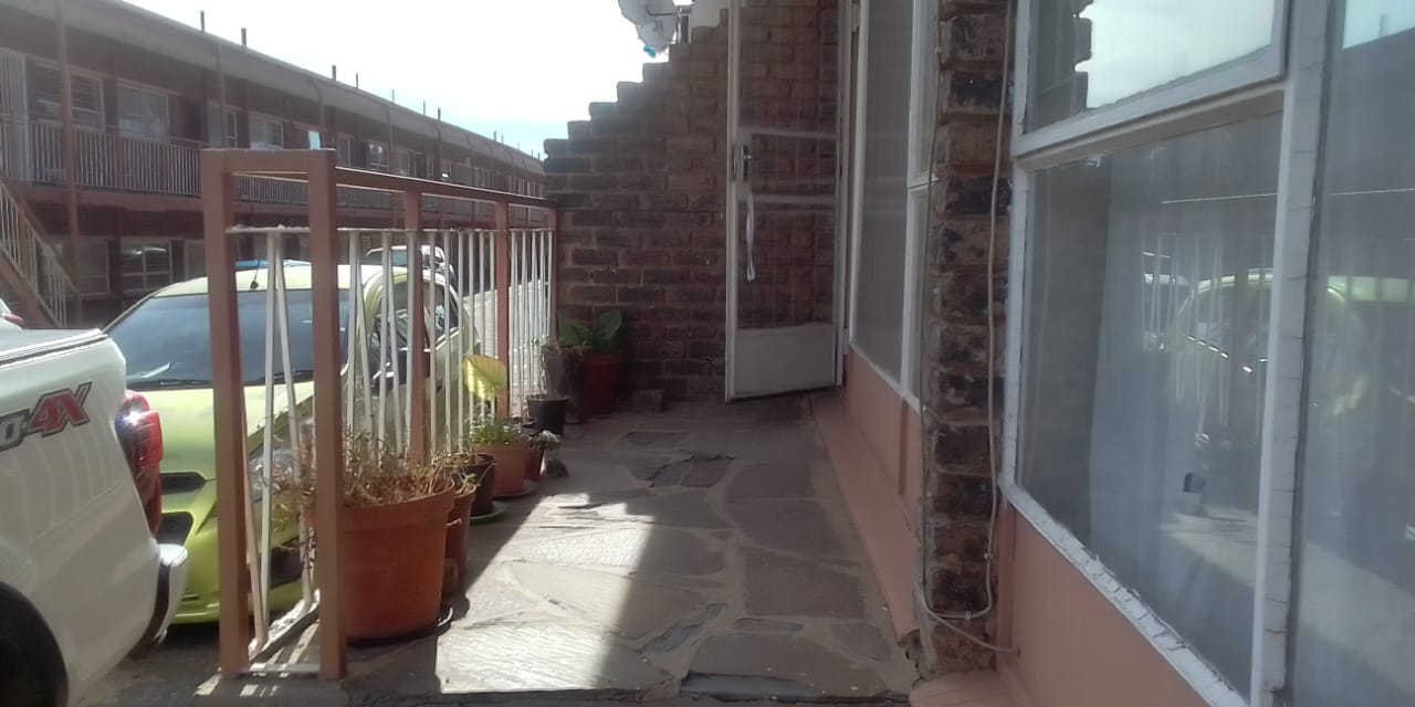 2 Bedroom Apartment / flat for sale in Wentworth Park P24113978964