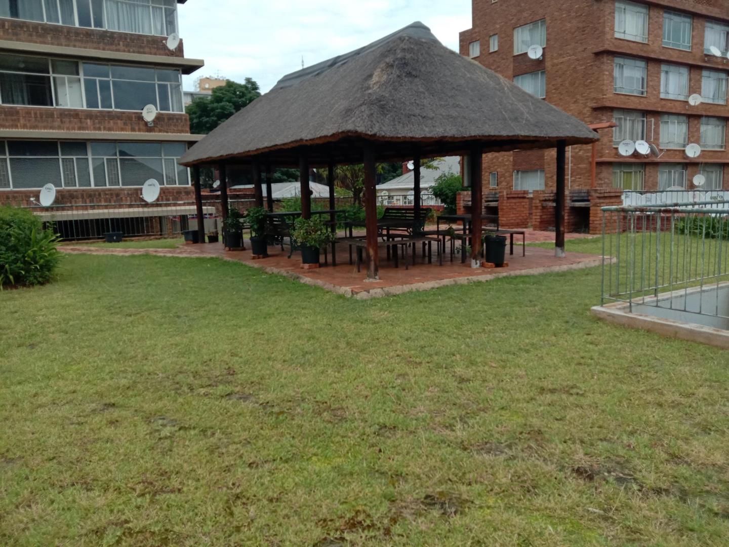 2 Bedroom Apartment / flat for sale in Sunnyside P24113979294