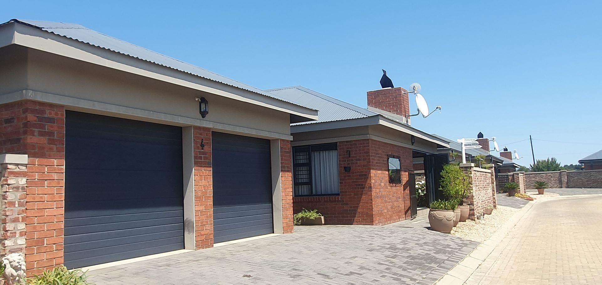 3 Bedroom Townhouse for sale in Baillie Park P24113980061