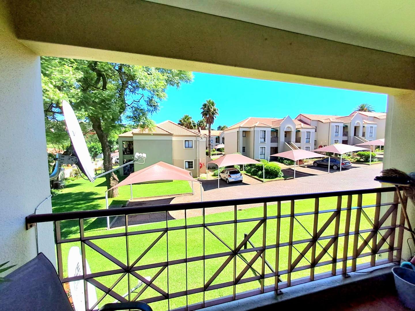 2 Bedroom Townhouse for sale in Oakdene 33 Aquila, 15jdm Lynton Place