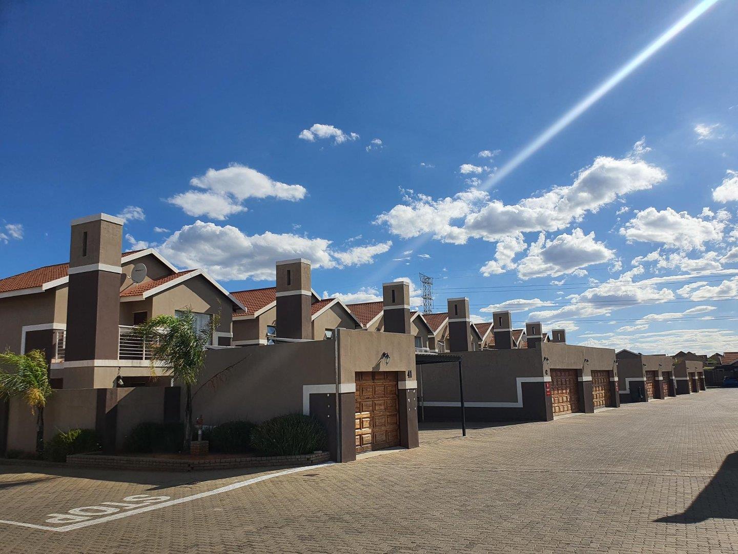 Hillside, Bloemfontein Property Property and houses for sale in