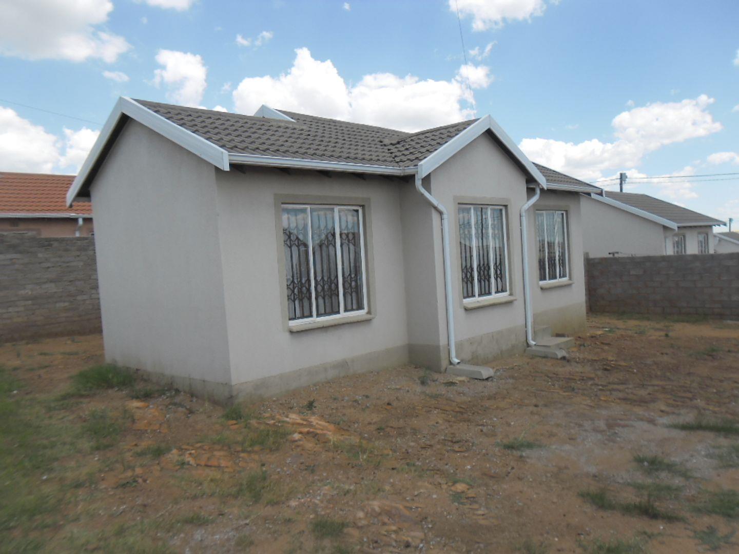 2 Bedroom House for sale in Kagiso P24113982239