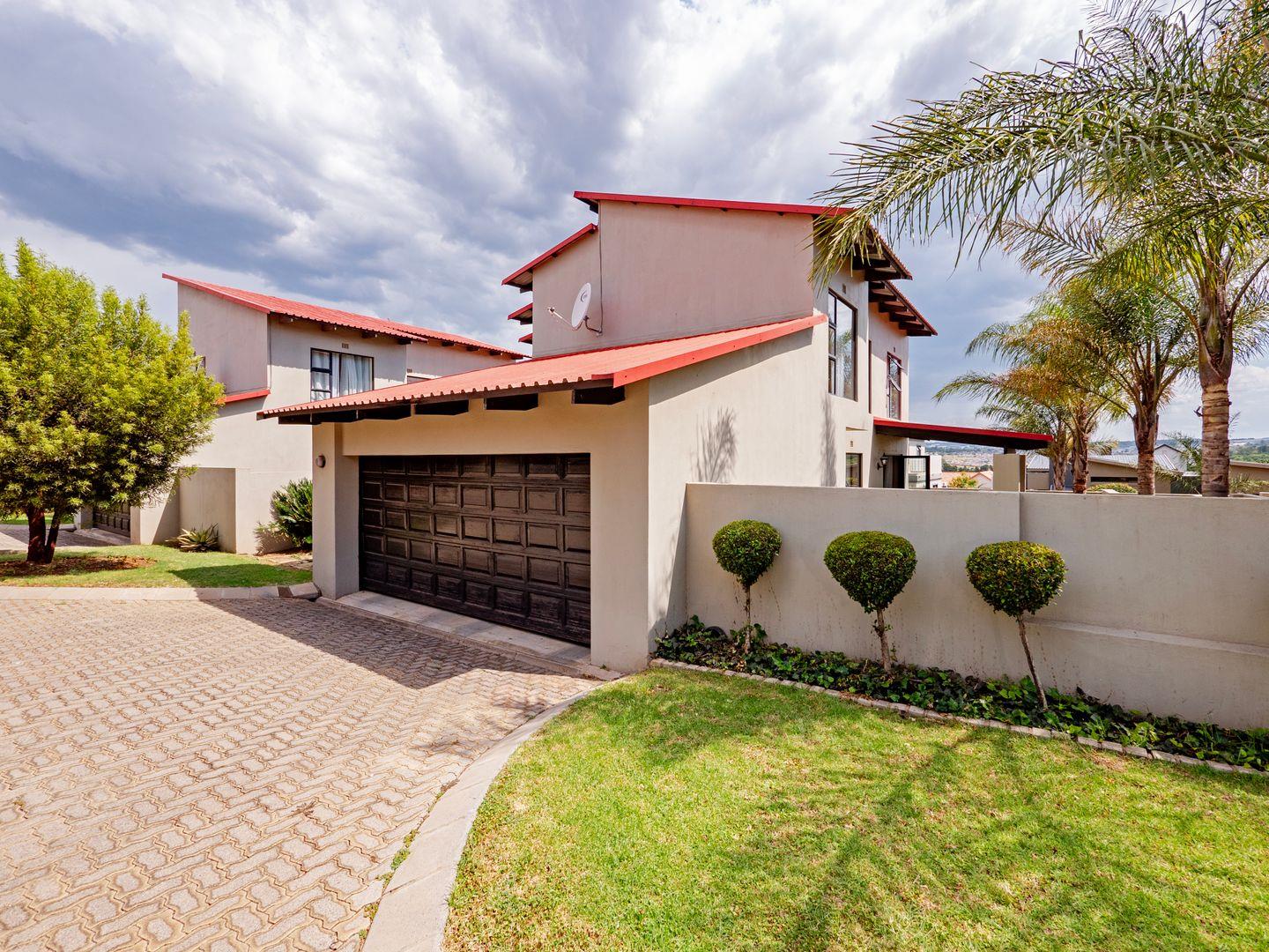 3 Bedroom Townhouse for sale in Cedar Creek P24113982995