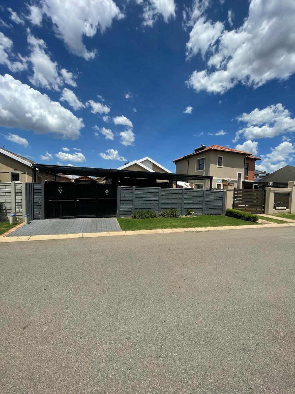 3 Bedroom House for sale in Leopard's Rest Security Estate 4739