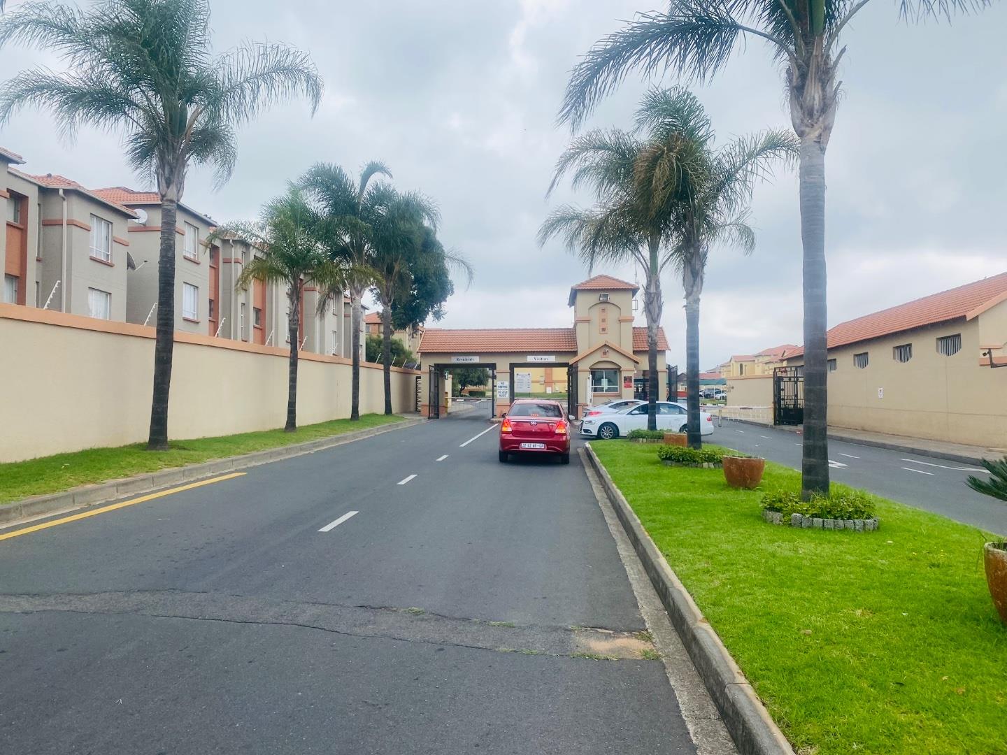 3 Bedroom Apartment / flat for sale in Ormonde View P24113986051