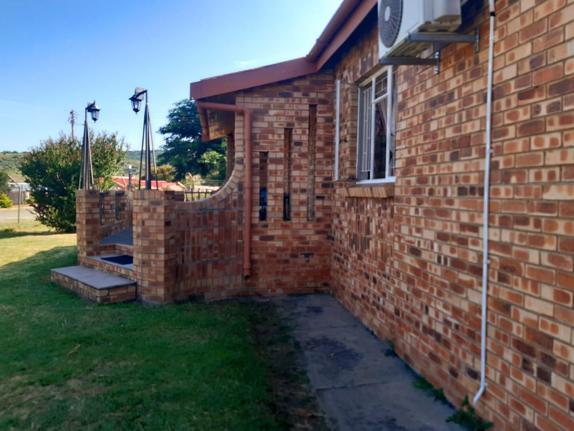 3 Bedroom House for sale in Acaciaville P24113986468