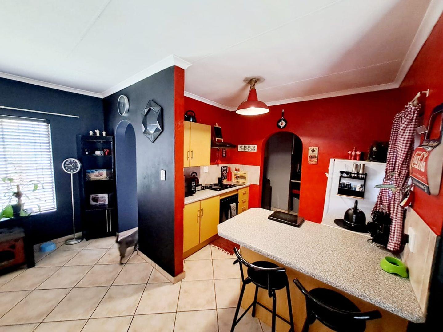 2 Bedroom House for sale in Mayville P24113986699