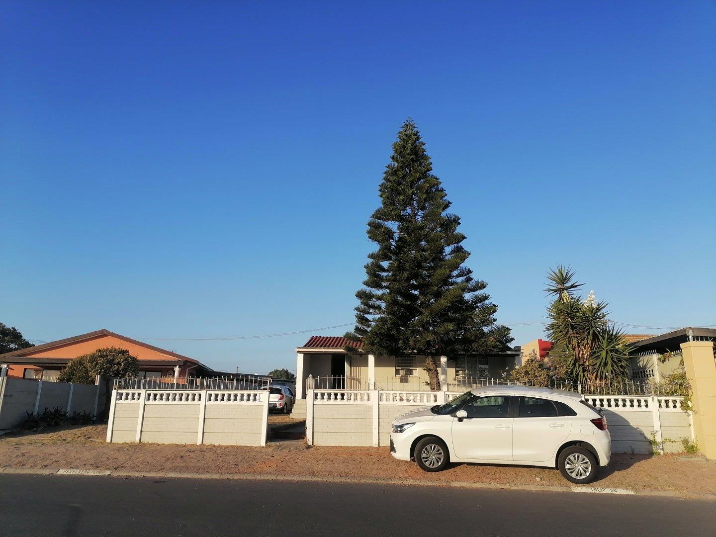 2 Bedroom House for sale in Lavis 87 Perelberg Crescent P24
