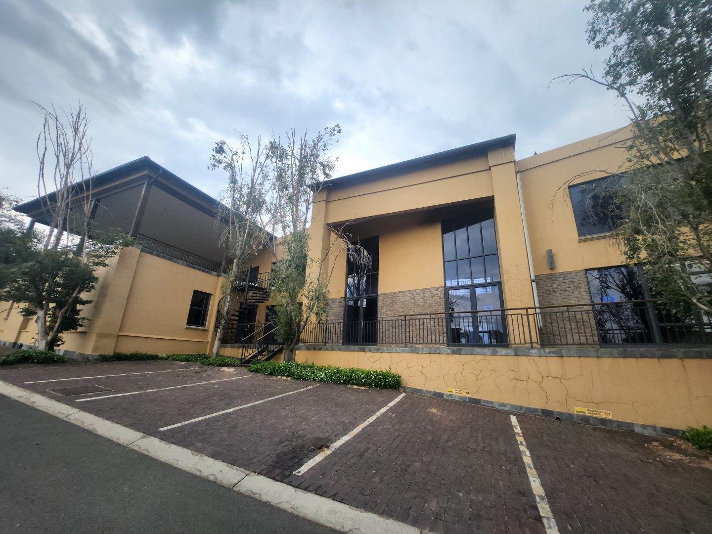 Commercial property to rent in Noordwyk 167 14th Road, Noordwyk