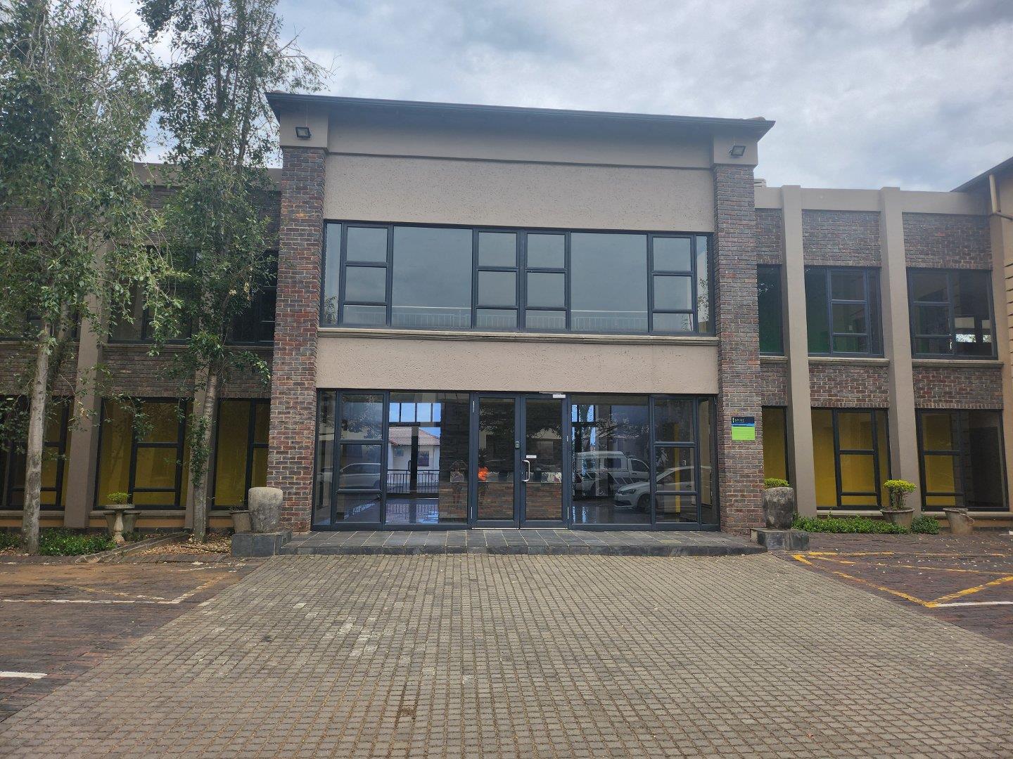Commercial property to rent in Noordwyk 167 14th Road, Noordwyk