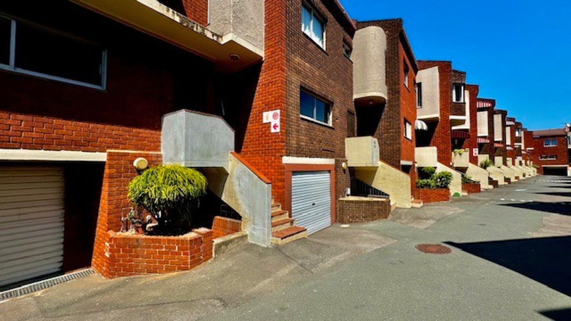 3 Bedroom Townhouse for sale in Musgrave 11 Musgrave Gardens, 148