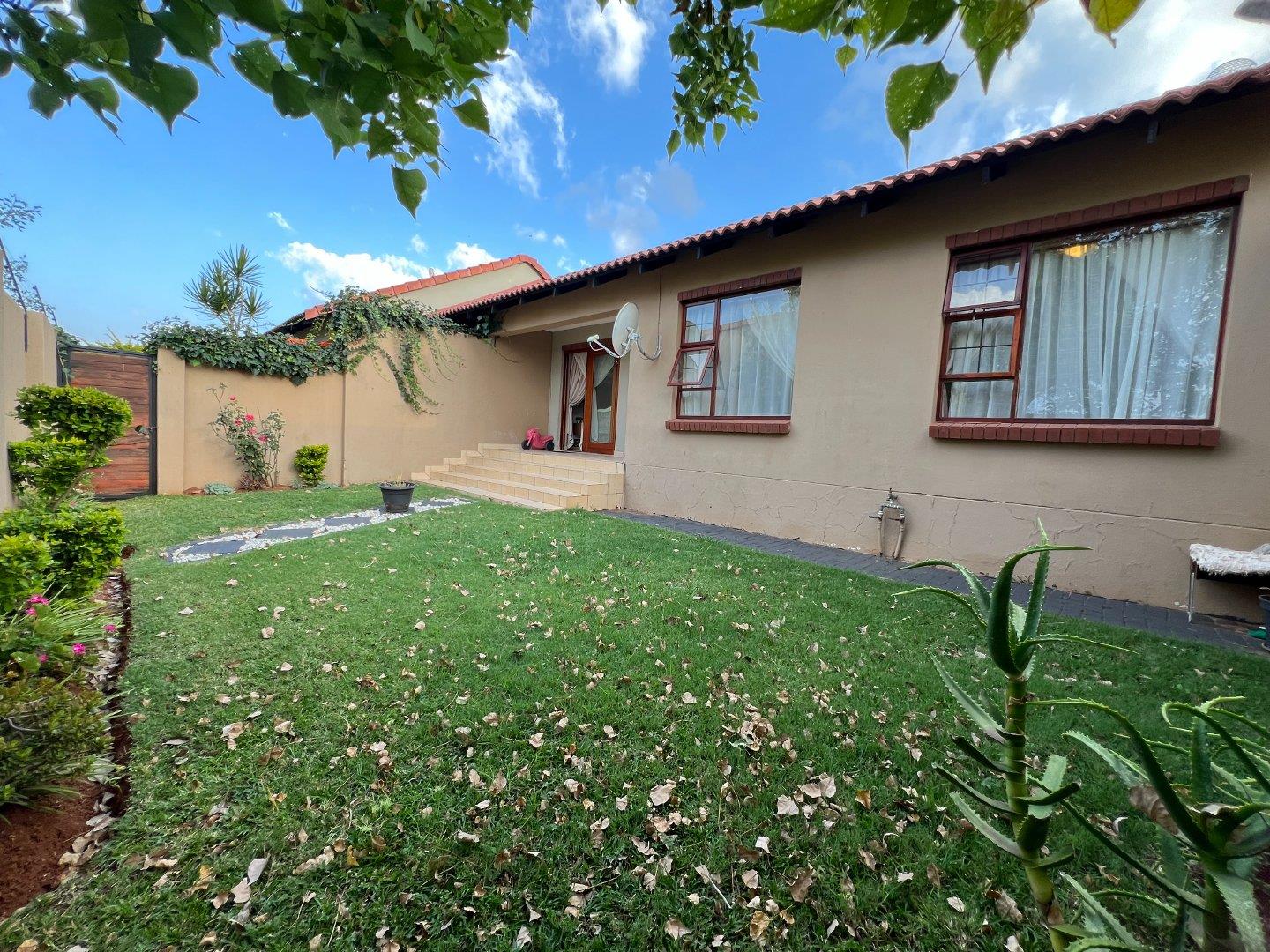 2 Bedroom Townhouse for sale in Thornhill P24113992310