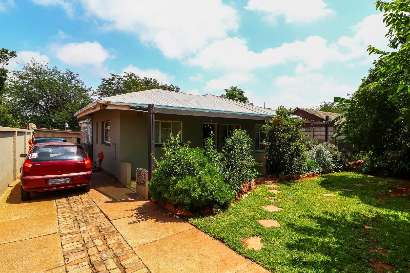 3 Bedroom House for sale in Sophiatown 17 Willie Street P24113992405