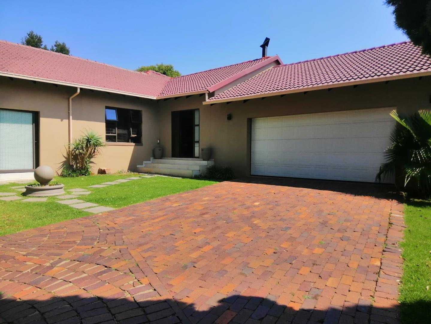 4 Bedroom House for sale in Brackenhurst 7 Watsonia Street P24