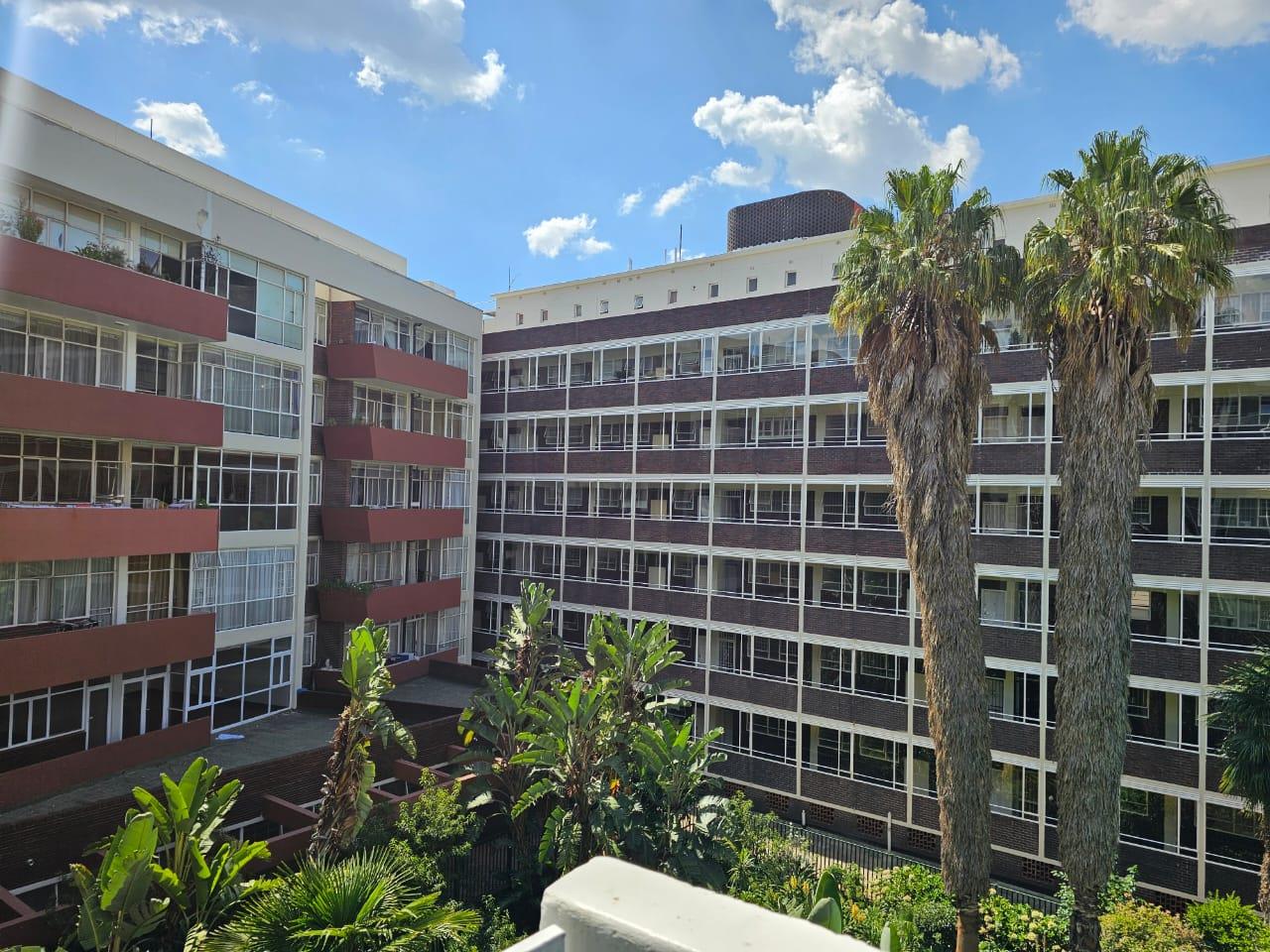 3 Bedroom Apartment / flat for sale in Killarney P24113993864