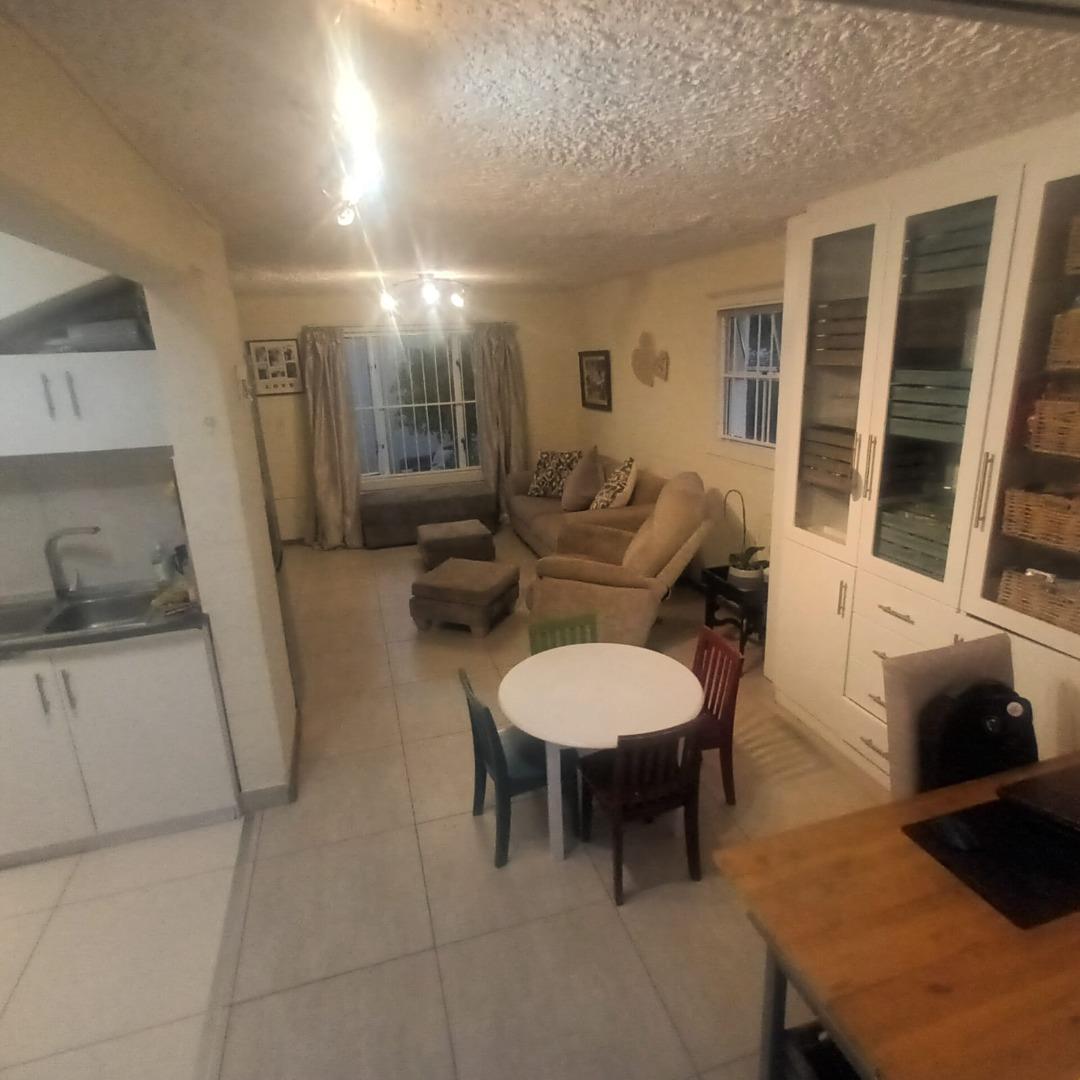 Pinelands, Cape Town Property Townhouses to rent in Pinelands, Cape