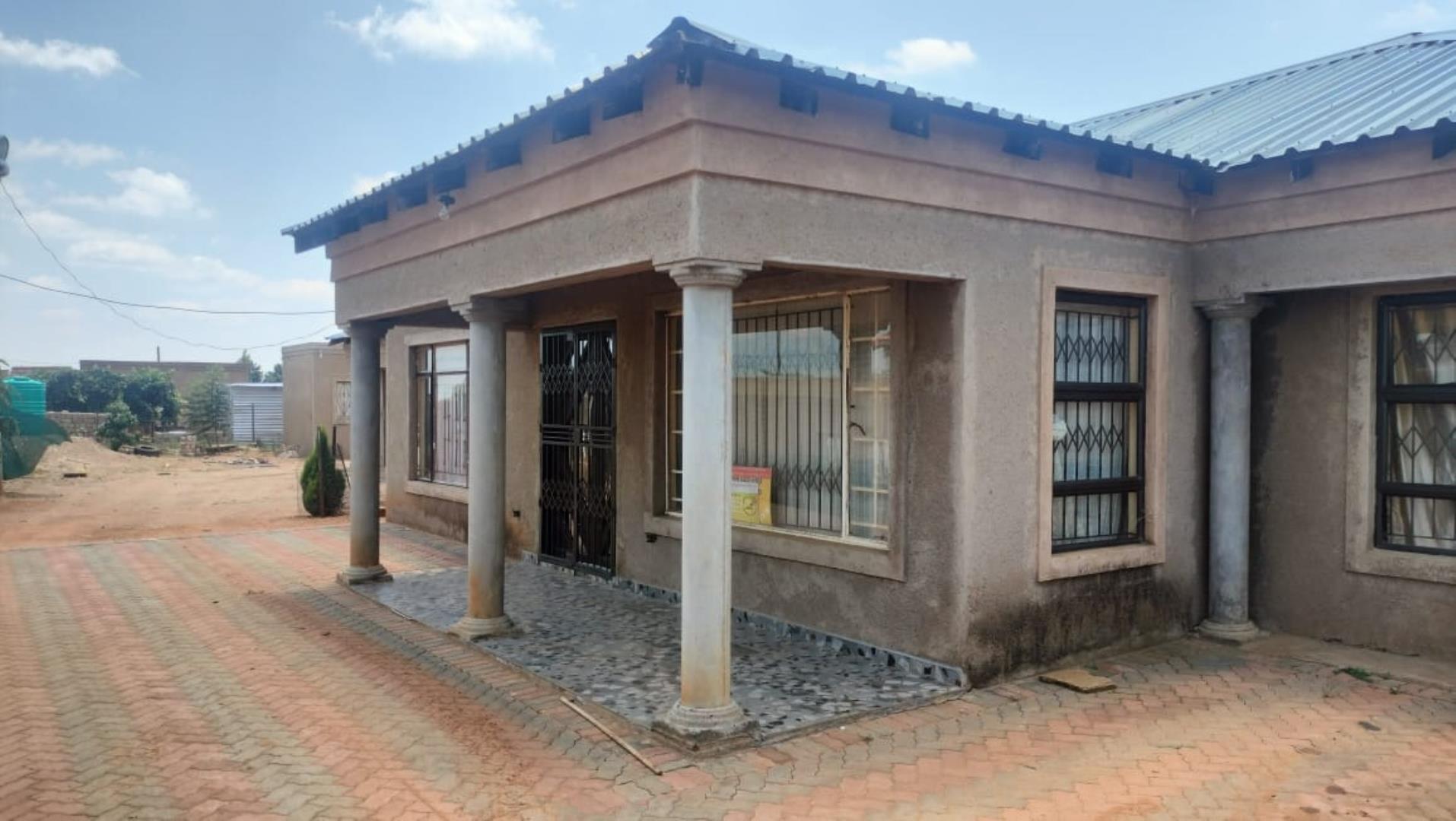 4 Bedroom House for sale in Hammanskraal P24113838418