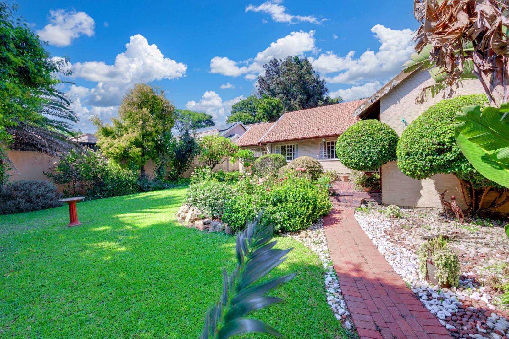 3 Bedroom House for sale in Blairgowrie P24113996485