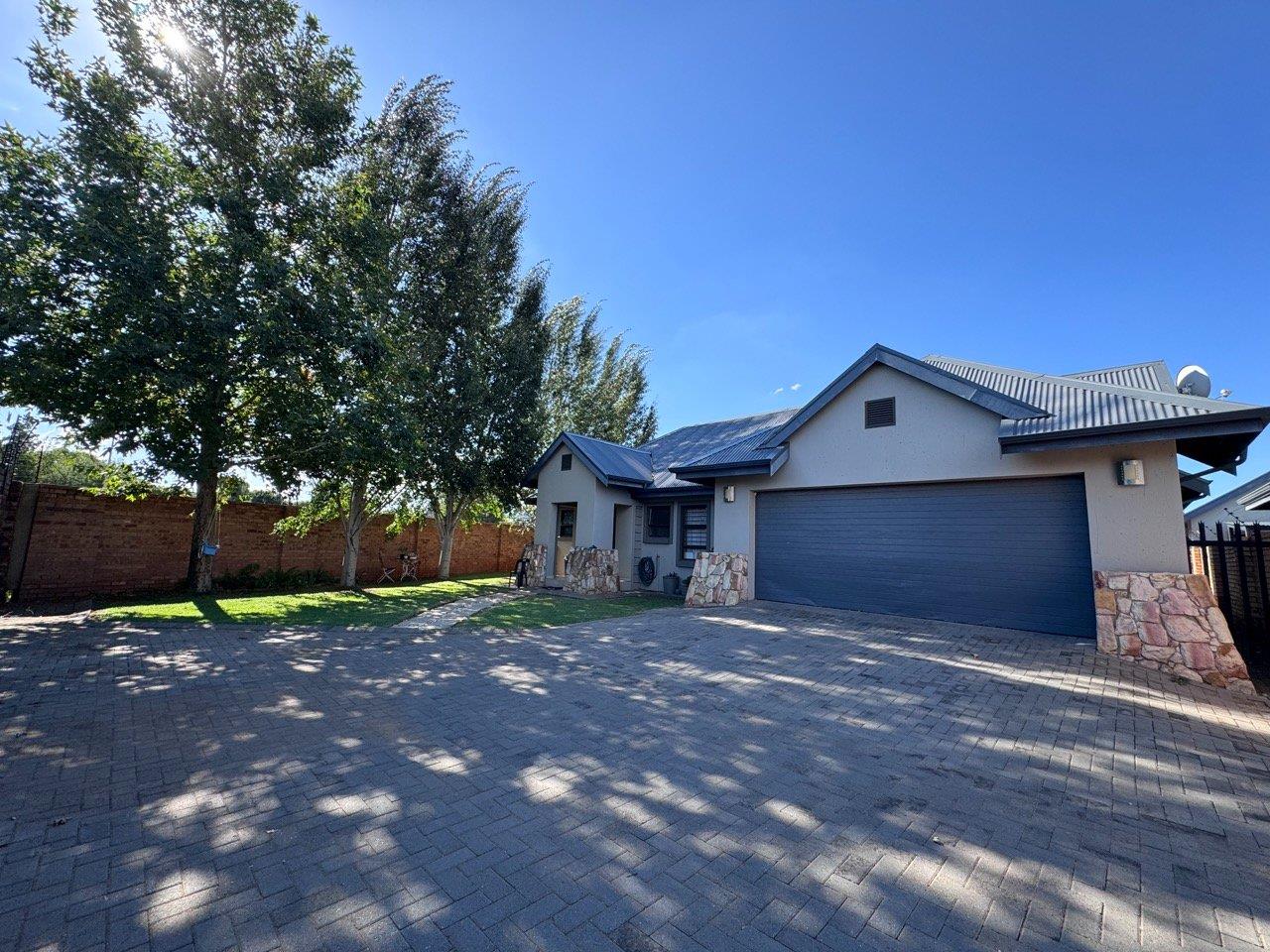 3 Bedroom Townhouse for sale in Baillie Park P24113997163