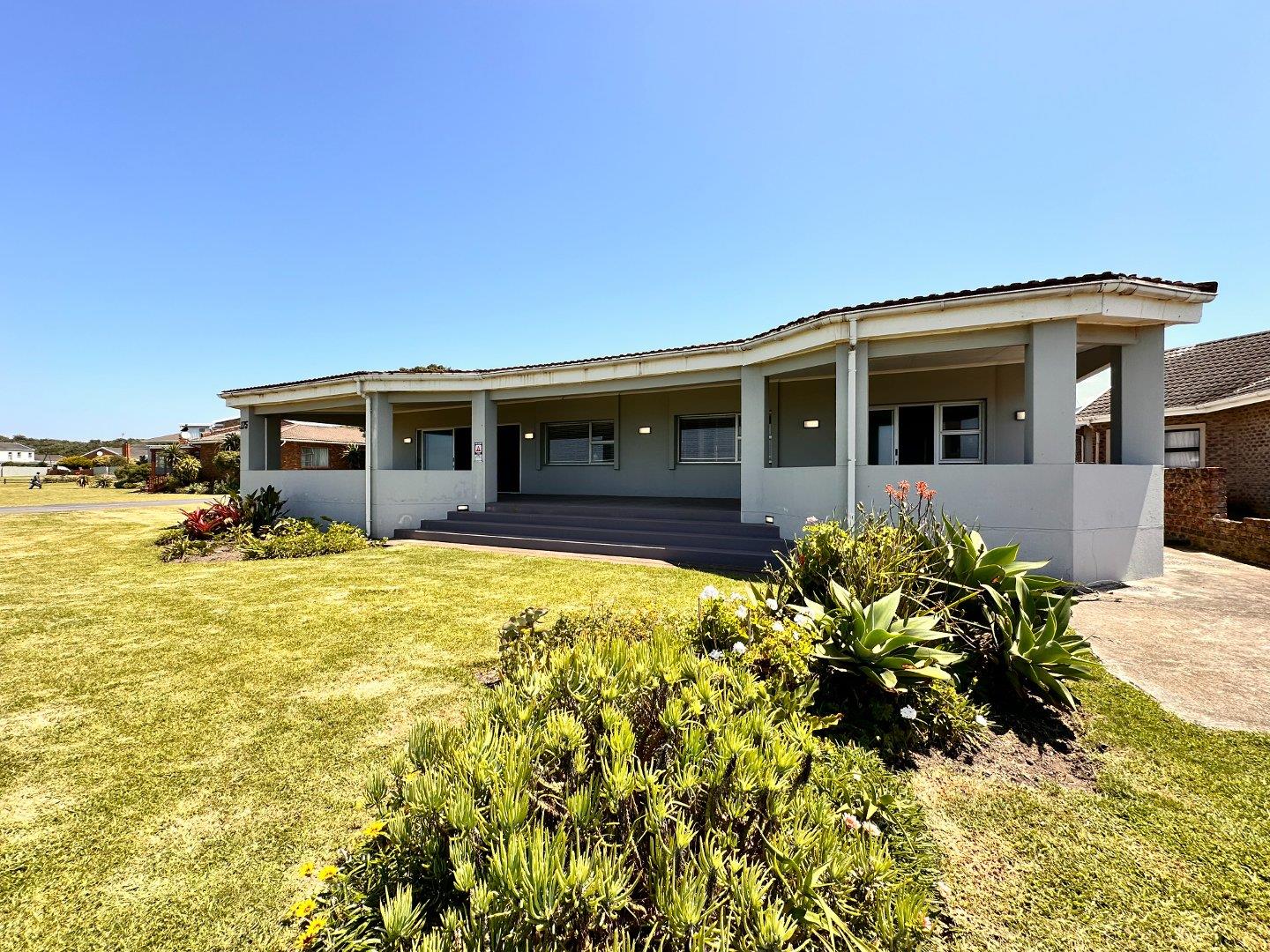 Kidds Beach Property Property and houses to rent in Kidds Beach