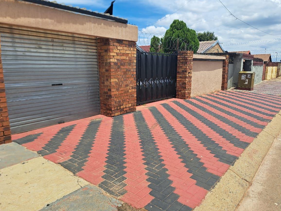 Chiawelo Property Property and houses to rent in Chiawelo