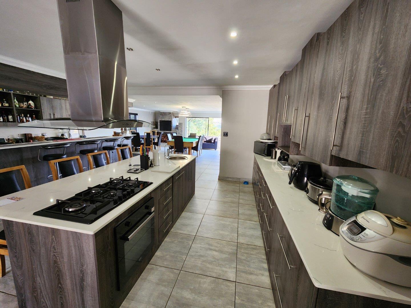 3 Bedroom House for sale in Silverton P24112624762