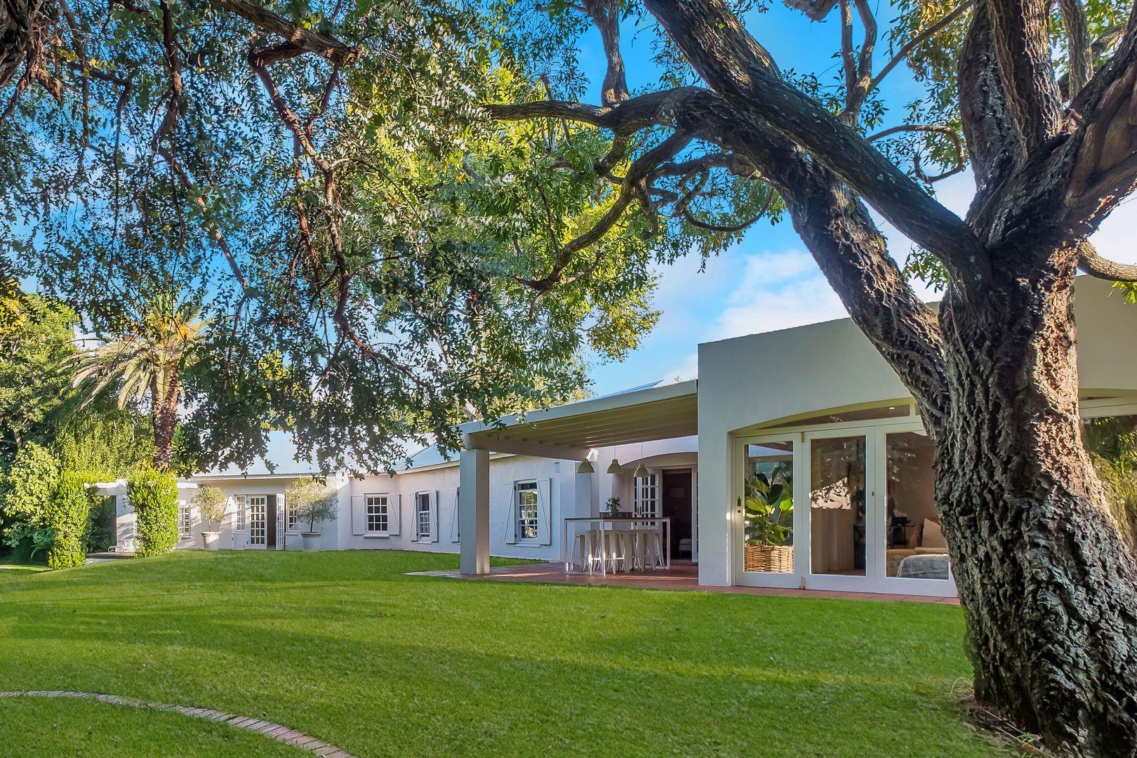 4 Bedroom House for sale in Atholl P24114002509