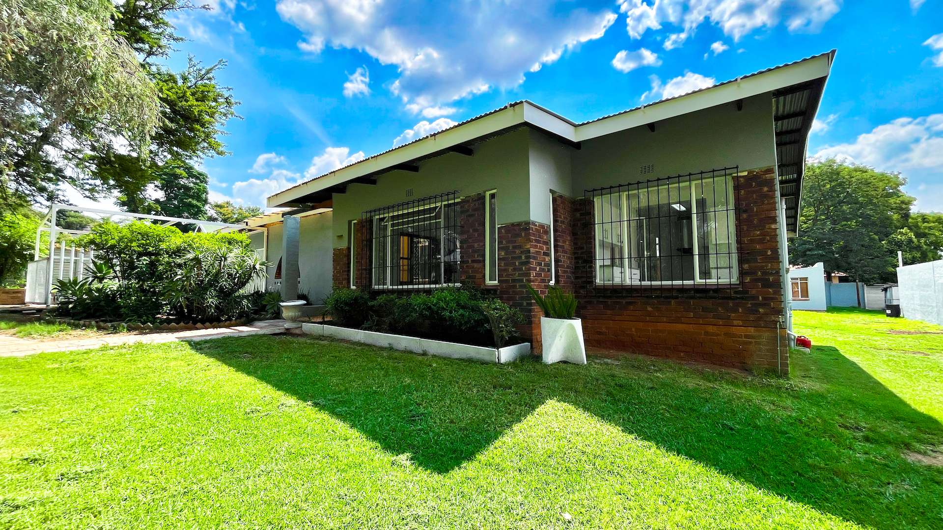 Fontainebleau Property Houses for sale in Fontainebleau