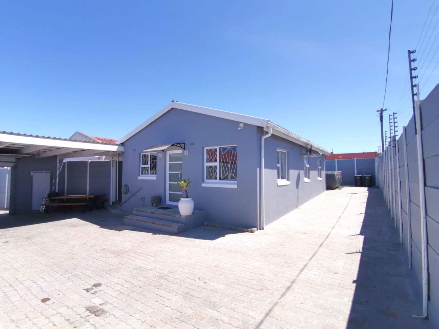 3 Bedroom House for sale in Mitchells Plain Central P24114002837