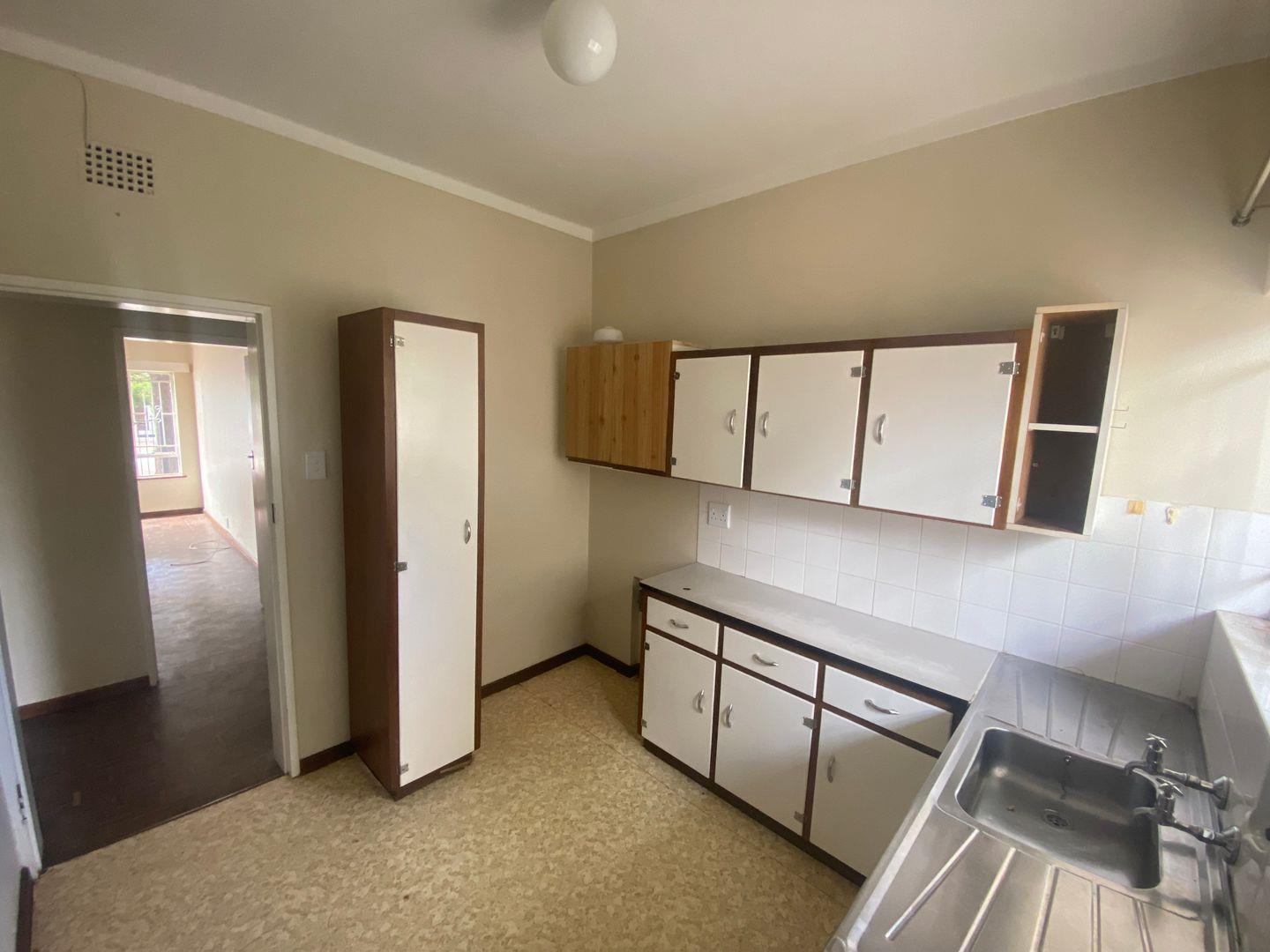 2 Bedroom Apartment / flat for sale in Worcester Central 3 Walli
