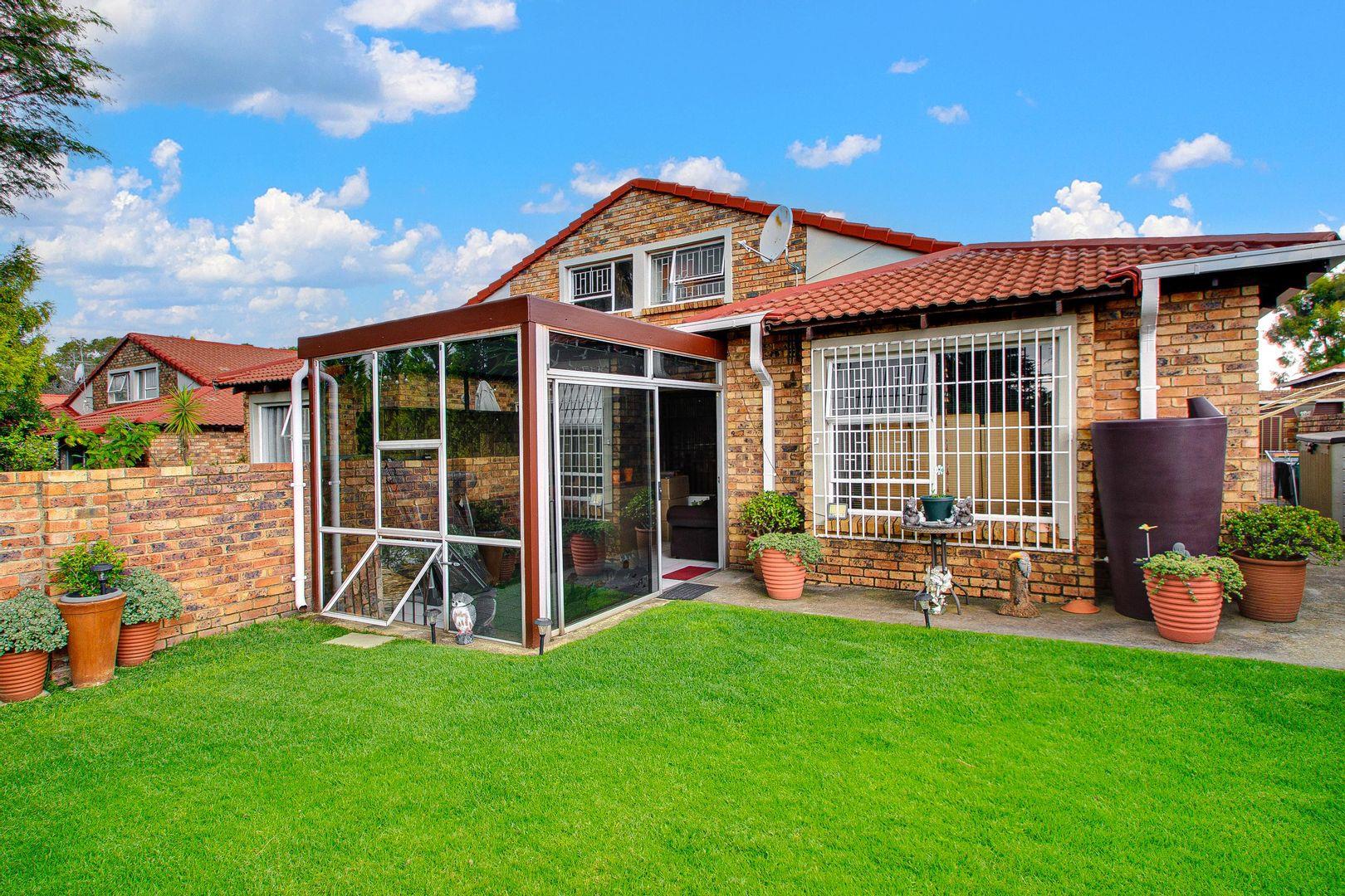 Weltevreden Park Property Houses for sale in Weltevreden Park