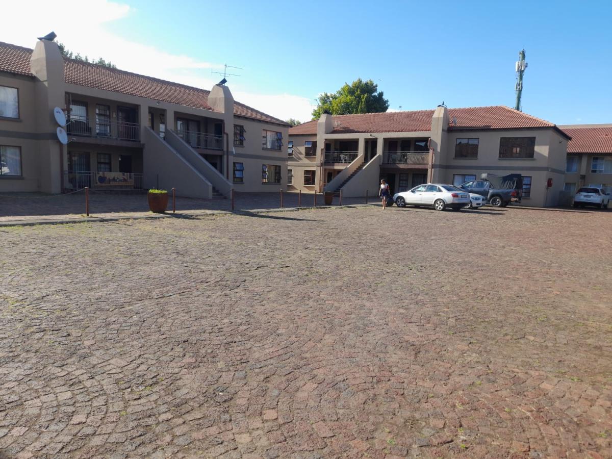 2 Bedroom Apartment / flat for sale in Vaalpark P24114003350