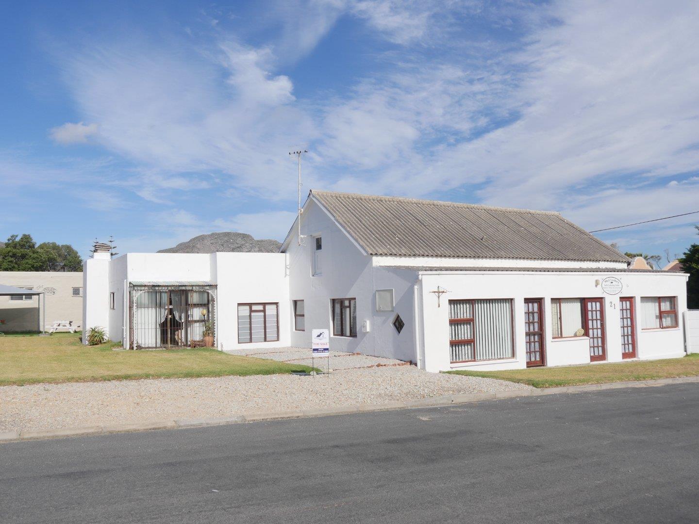 4 Bedroom House for sale in Gansbaai Central 21 Hoop Street P24