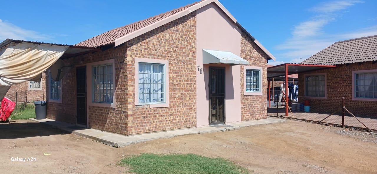 2 Bedroom House for sale in Embalenhle P24114003938