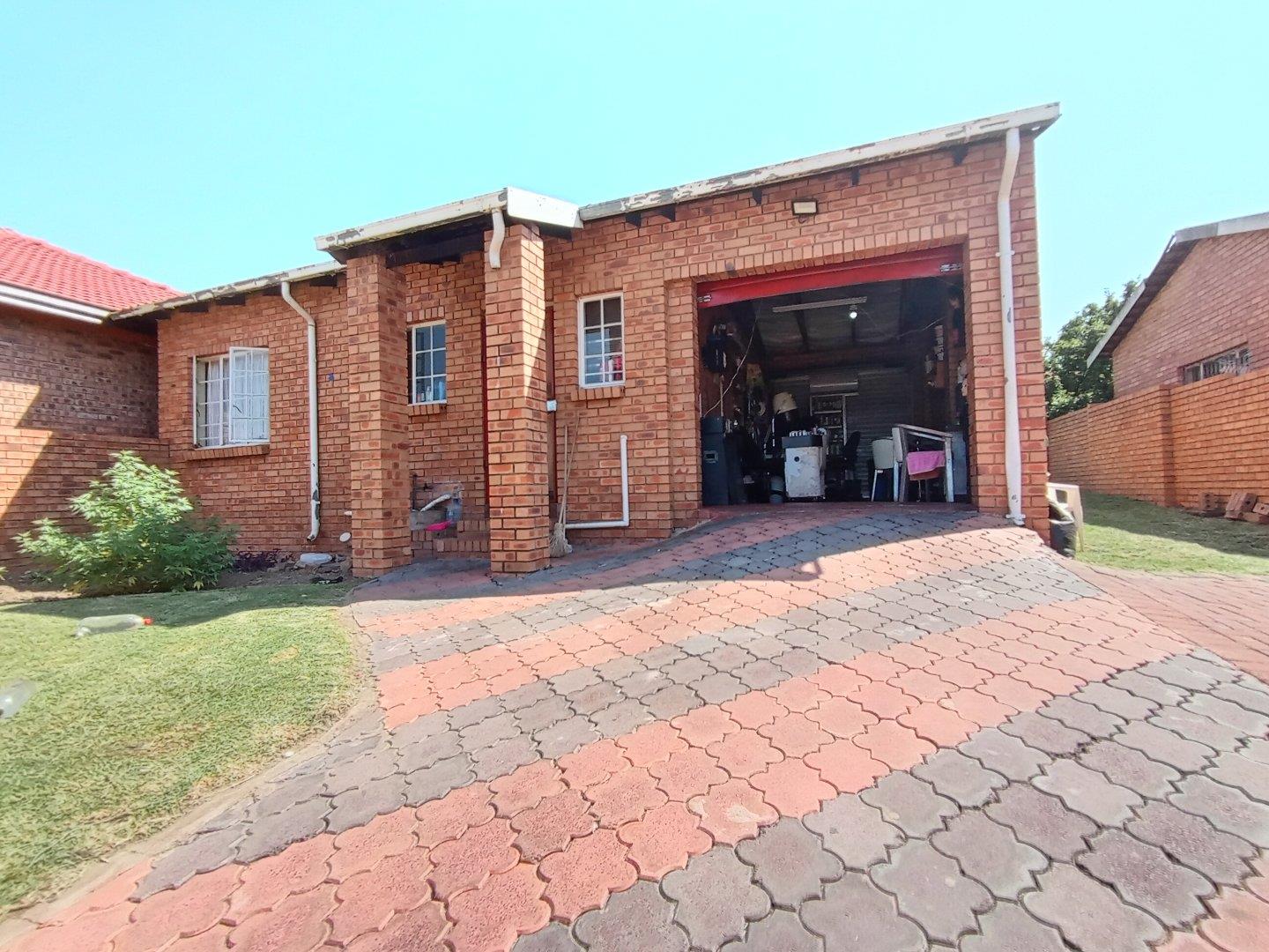 Emalahleni Property Houses for sale in Emalahleni