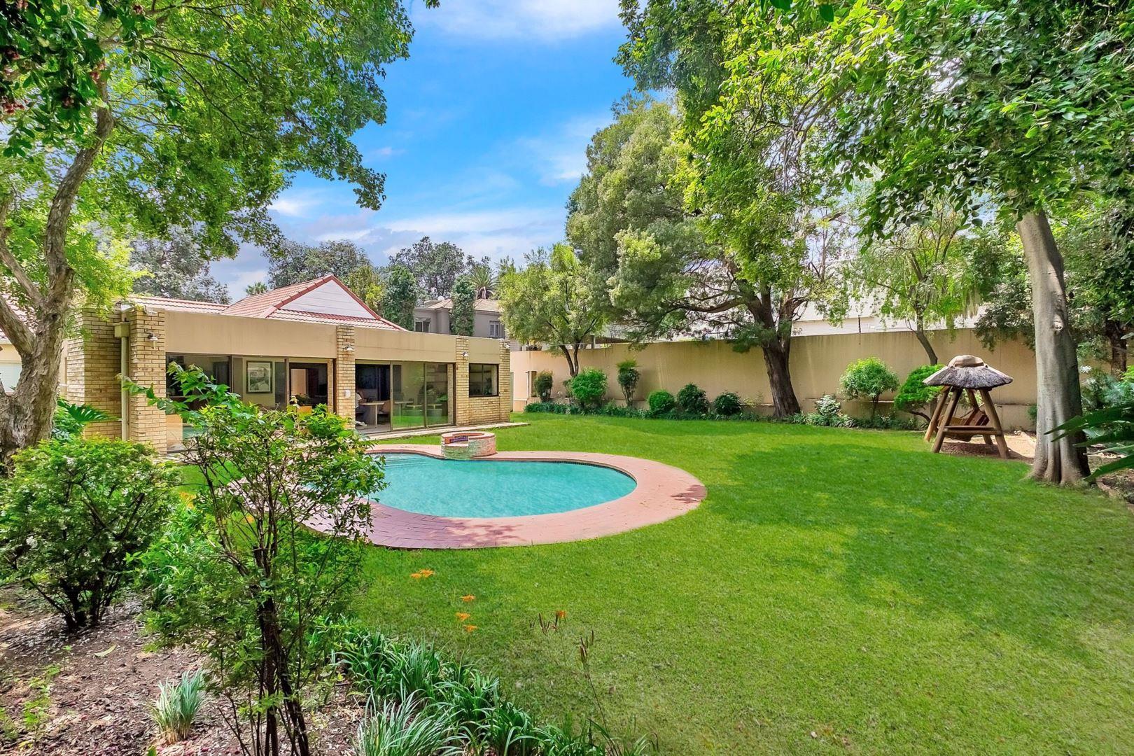 4 Bedroom House for sale in Houghton Estate 4a 13th Avenue P24